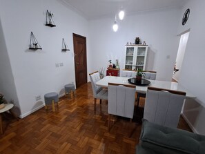 Interior - Beachfront Apartment in Copacabana, Prime Location (Rio de Janeiro)