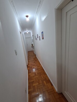 Interior - Beachfront Apartment in Copacabana, Prime Location (Rio de Janeiro)