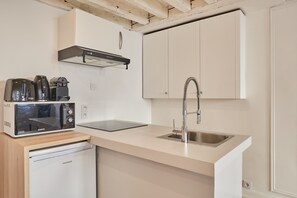 Apartment | Private kitchen - Superb Apartment Louvre Museum / Saint Honore (Paris)