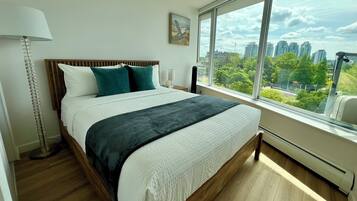 2 bedrooms, desk, iron/ironing board, free WiFi