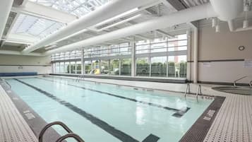 屋内プール、温水プール