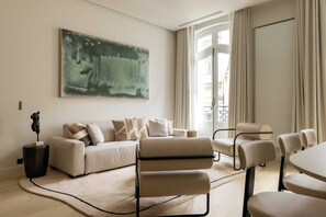 Apartment | Living area - Luxury Flat -2br/6p- Madeleine/saint Honore (Paris)