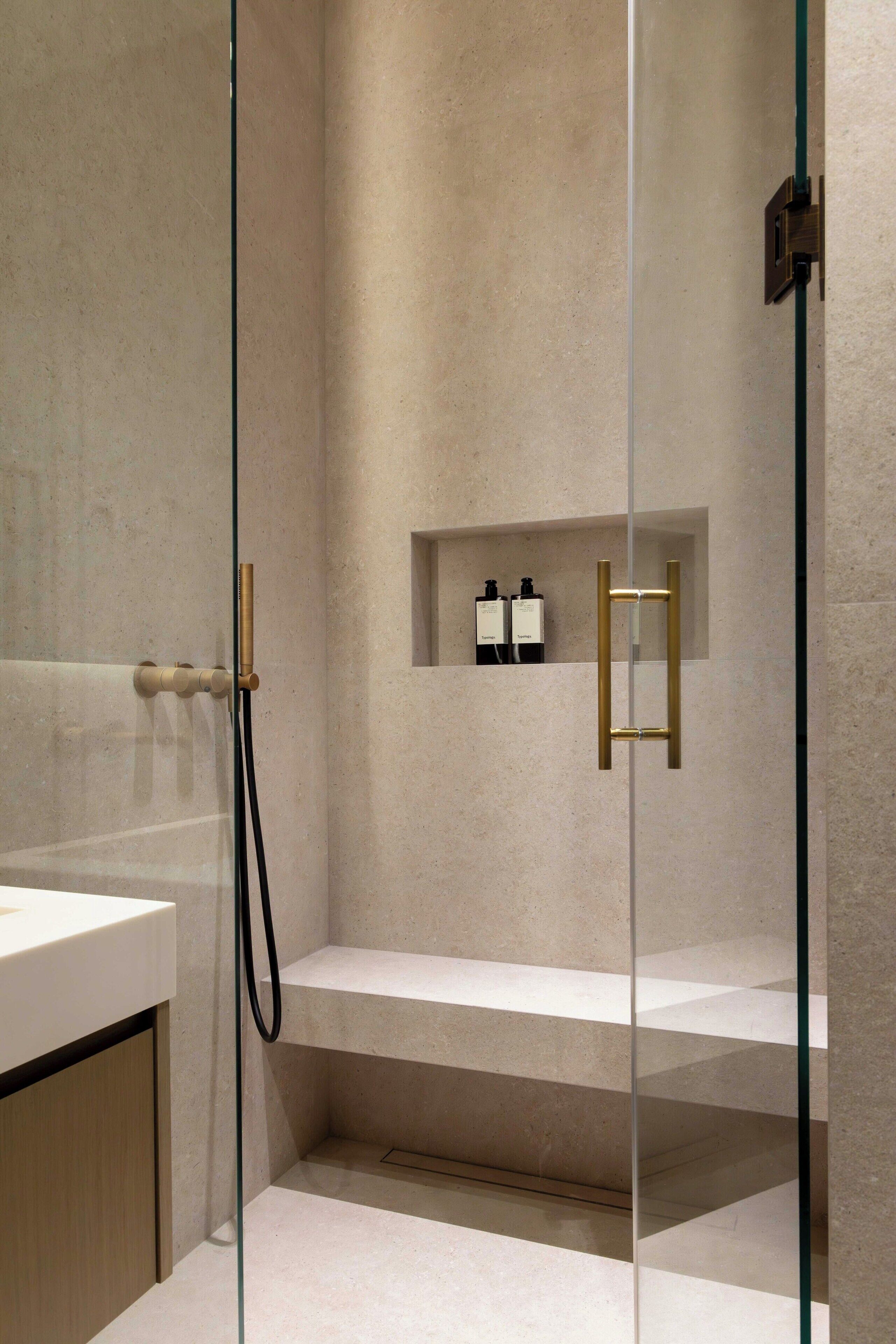 Appartement | Salle de bain | Séchoir à cheveux, serviettes fournies, shampooing