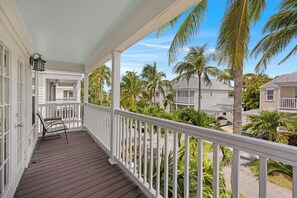 Property grounds - Private Paradise: 3-bedroom Home with Pool and Tropical Backdrop (Duck Key)