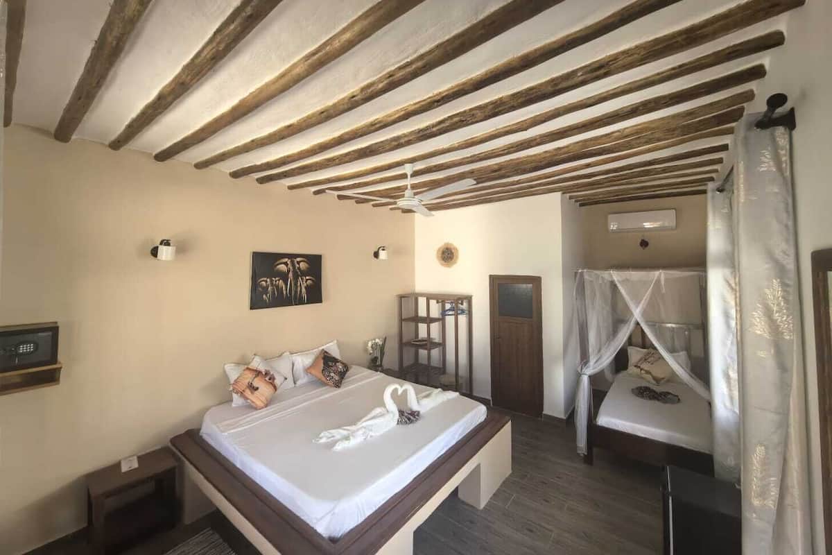 舒適三人房, 泳池景觀