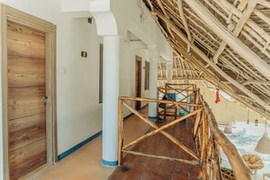 Quarto casal clássico, sacada, vista para o pátio | Área da propriedade