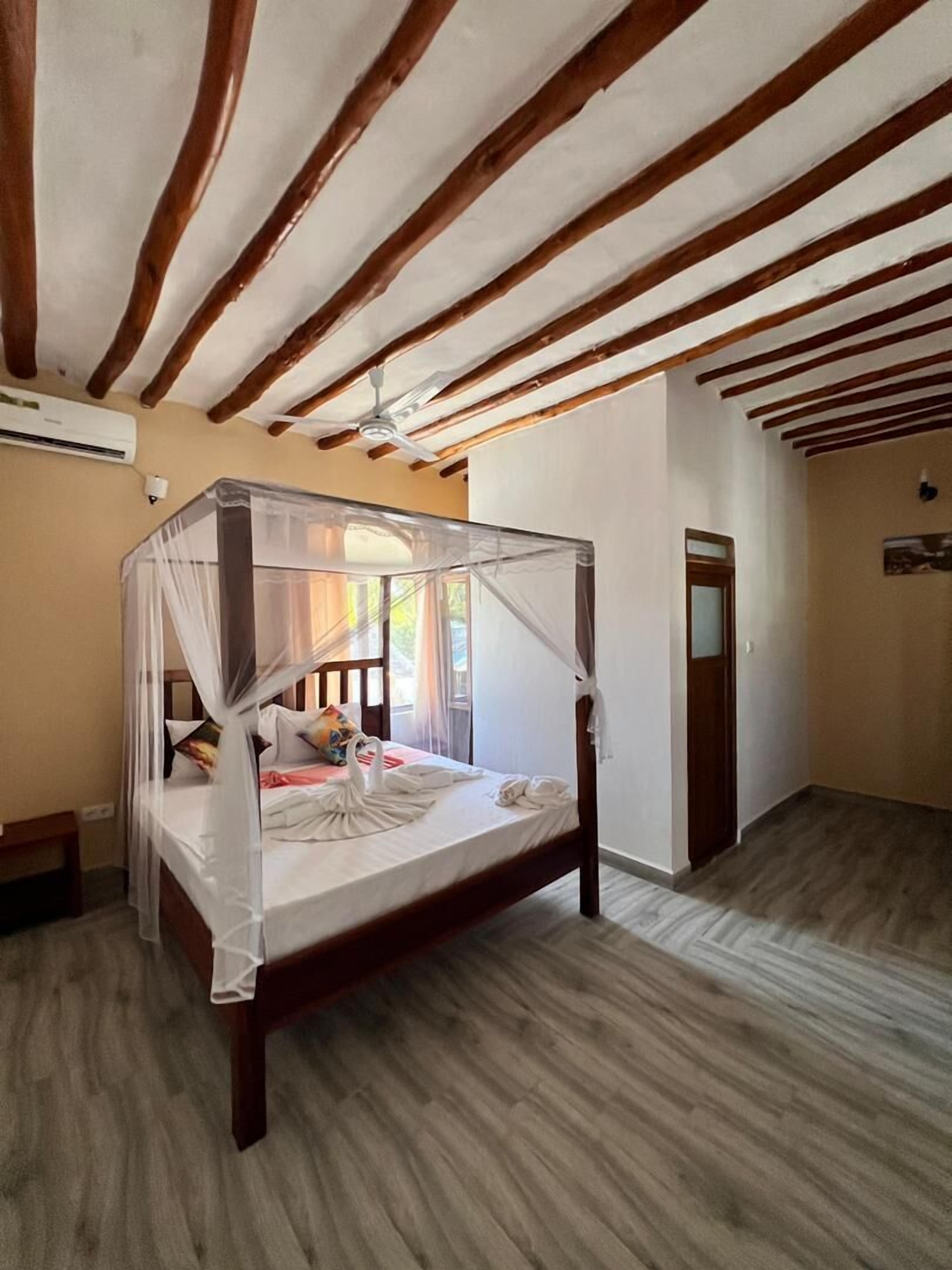 Quarto casal clássico, sacada, vista para o pátio