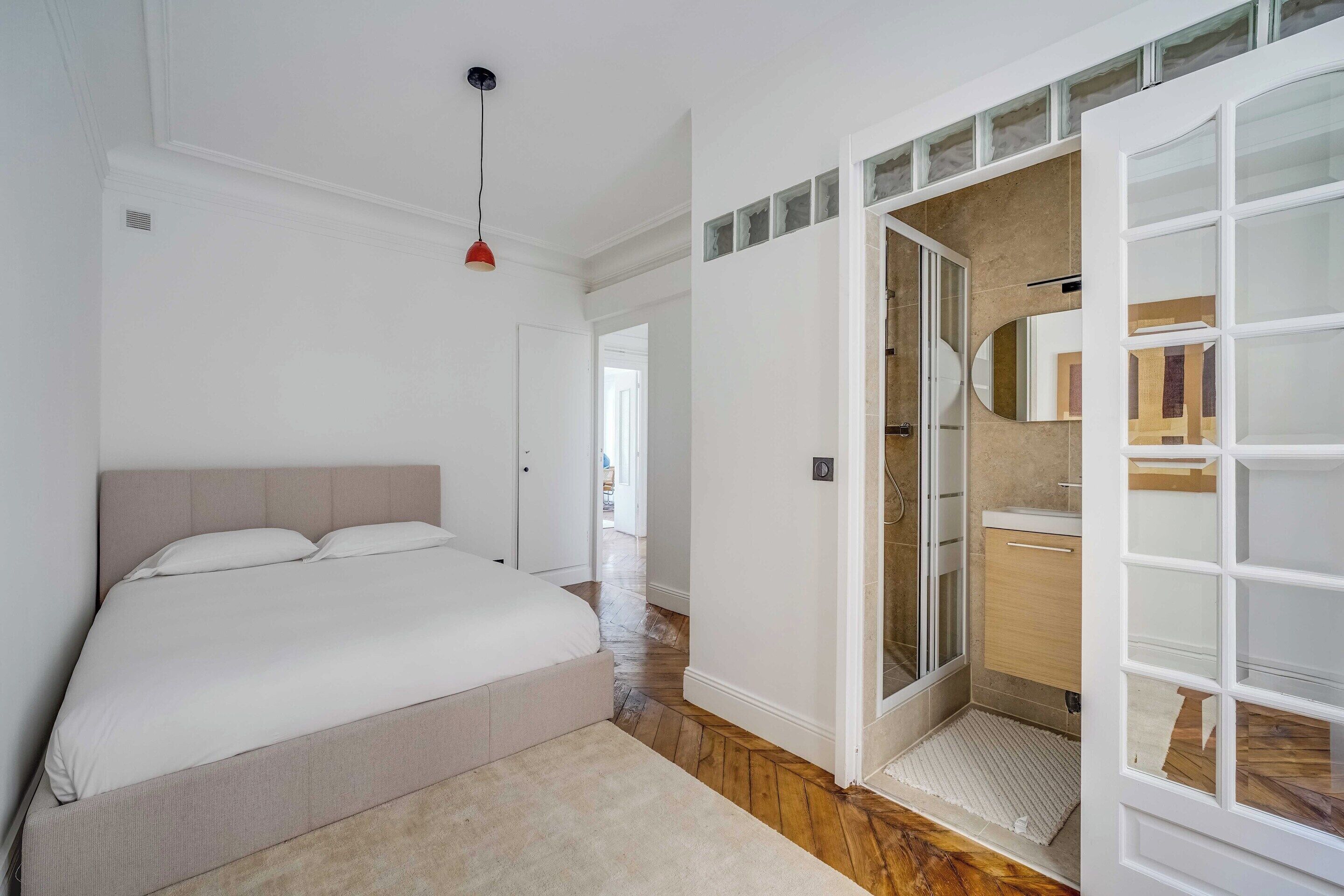 Apartment | 2 bedrooms, laptop workspace, iron/ironing board, free WiFi