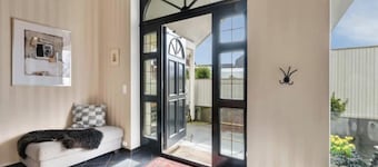 Spacious villa with private pool, 5 bedrooms and 5 bathrooms