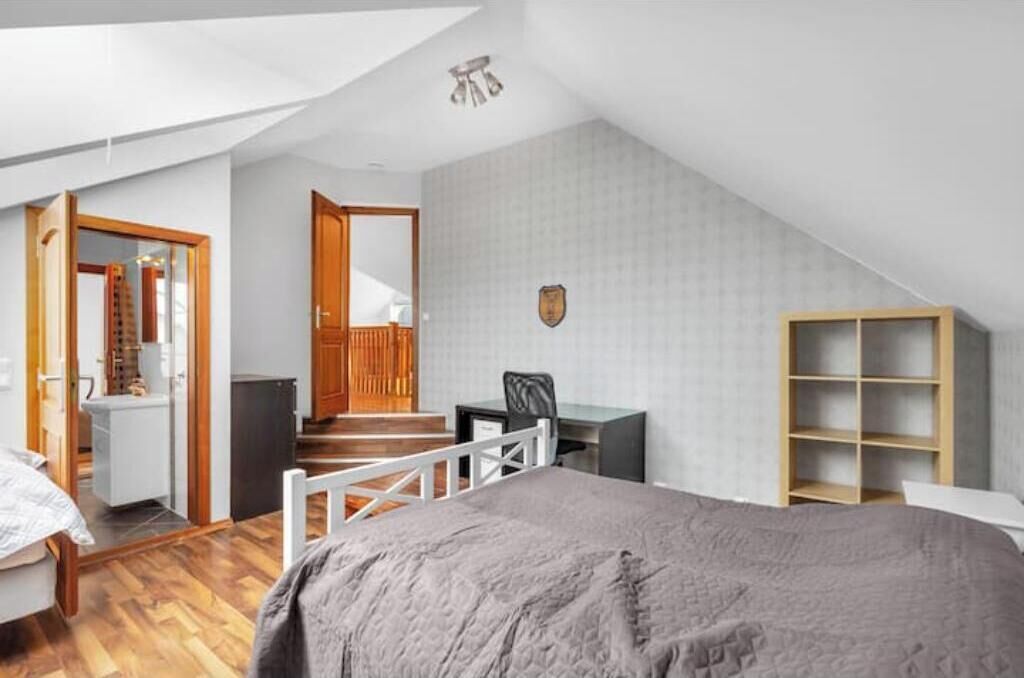 5 chambres, fer et planche à repasser, accès au Wi-Fi (inclus)