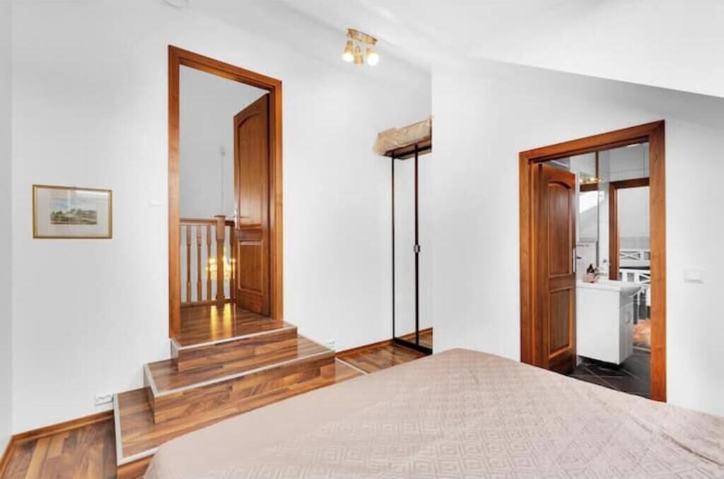 5 slaapkamers, een strijkplank/strijkijzer, gratis wifi, beddengoed