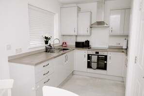 Fridge, microwave, oven, stovetop - Newly Renovated 3Bed 2.5Bath Home Stockton-on-Tees (Roseworth)