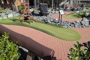 Property grounds - Harzbeben Apartments - Feel Hahnenklee's heartbeat with a view of the Bocksberg (Goslar)