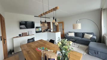 TV connectée, table de tennis de table