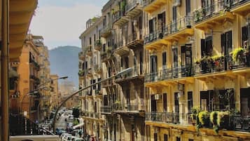 Deluxe Triple Room, Balcony, City View | Balcony