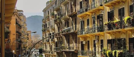 Deluxe Triple Room, Balcony, City View | Balcony