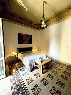 Desk, laptop workspace, iron/ironing board, free WiFi - Le Suite Vintage Del Corso (Palermo)
