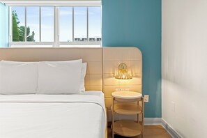1 bedroom, iron/ironing board, free WiFi, bed sheets - Deluxe King | Aloha Fridays | Pool, Café, South Beach Vibes (Miami Beach)