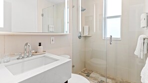 Hair dryer, towels - Deluxe King | Aloha Fridays | Pool, Café, South Beach Vibes | 2 Units (Miami Beach)