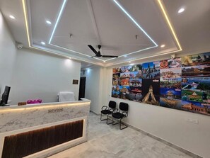 Lobby - Rudra Guest House  (Varanasi)