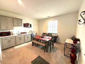 Dining - Private Cozy Casita Retreat Near Wine Country (Winchester)