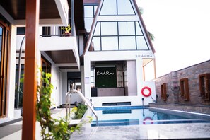 Pool - Amara Kosha Misty Nandi Hills SKANDA - Jacuzzi+MovieS+Food (Nandi Hills)