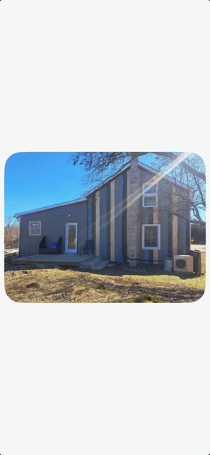 Exterior - Actinolite House 1885 (ELZE)