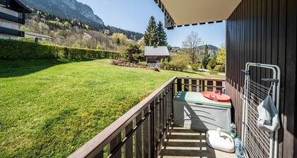 Alpine Escape Apartment, Ski, Lake Geneva View – Private Terrace & Wi-Fi