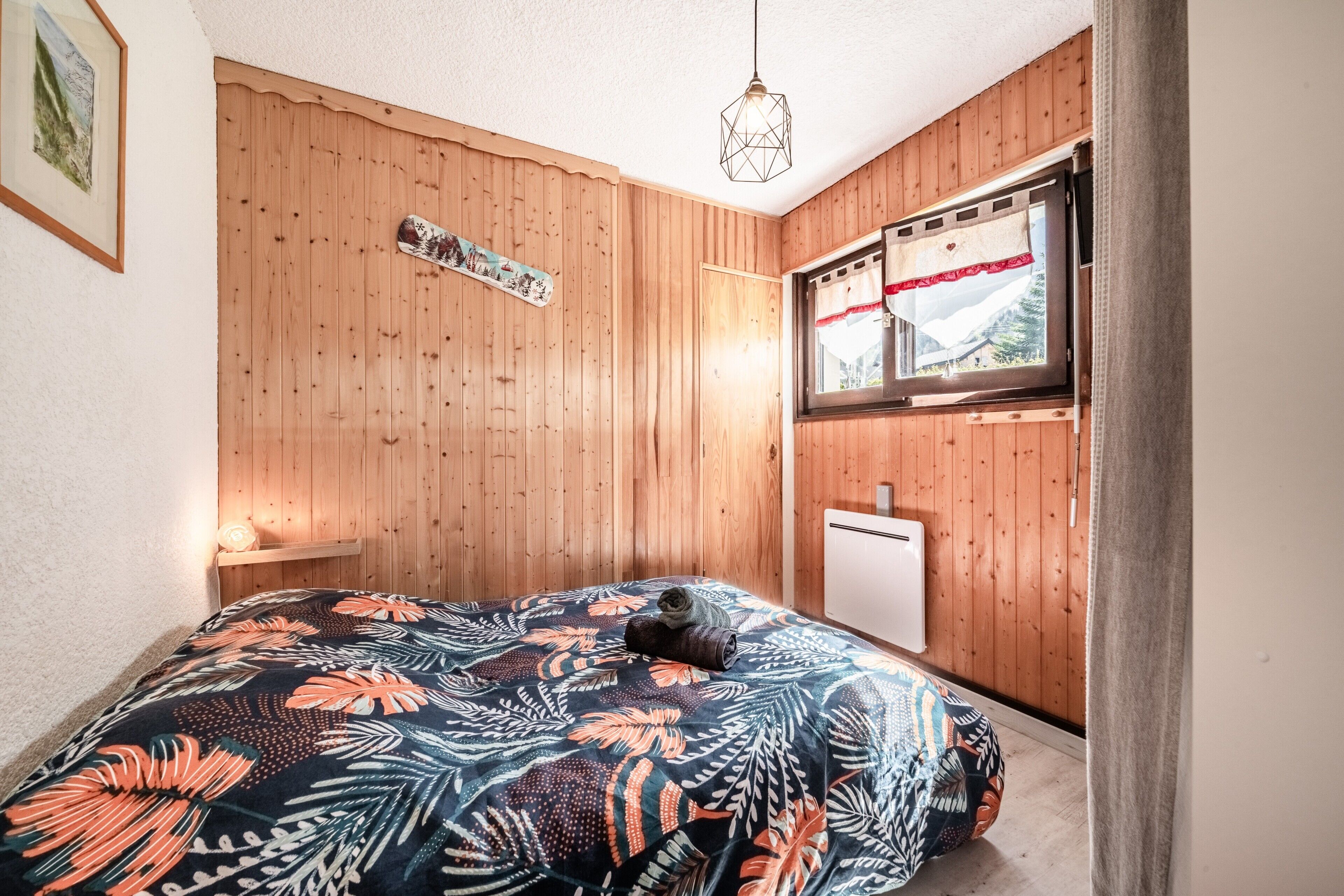 2 chambres, fer et planche à repasser, Wi-Fi, draps fournis