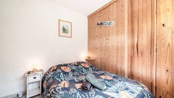 2 chambres, fer et planche Ă repasser, Wi-Fi, draps fournis
