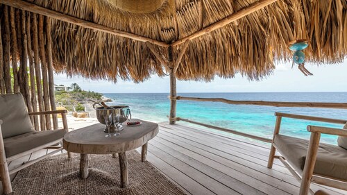 Villa Ocean’s - Luxury Beachfront - Coral Estate