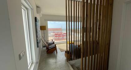 Praia das Maças - Azenhas do Mar V4 Beachfront Home