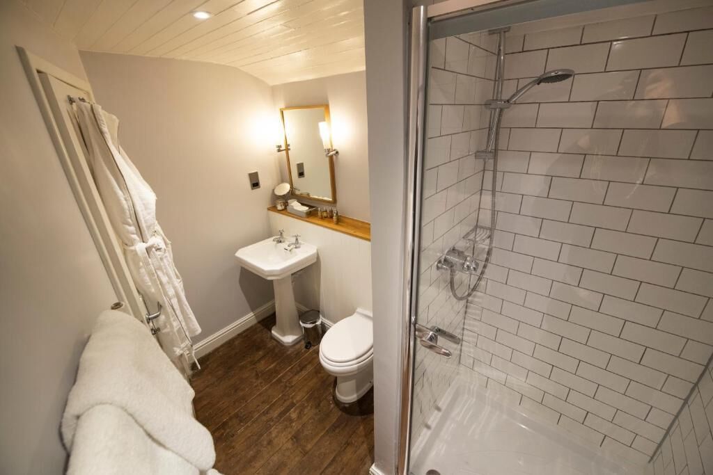 Superior tweepersoonskamer | Badkamer