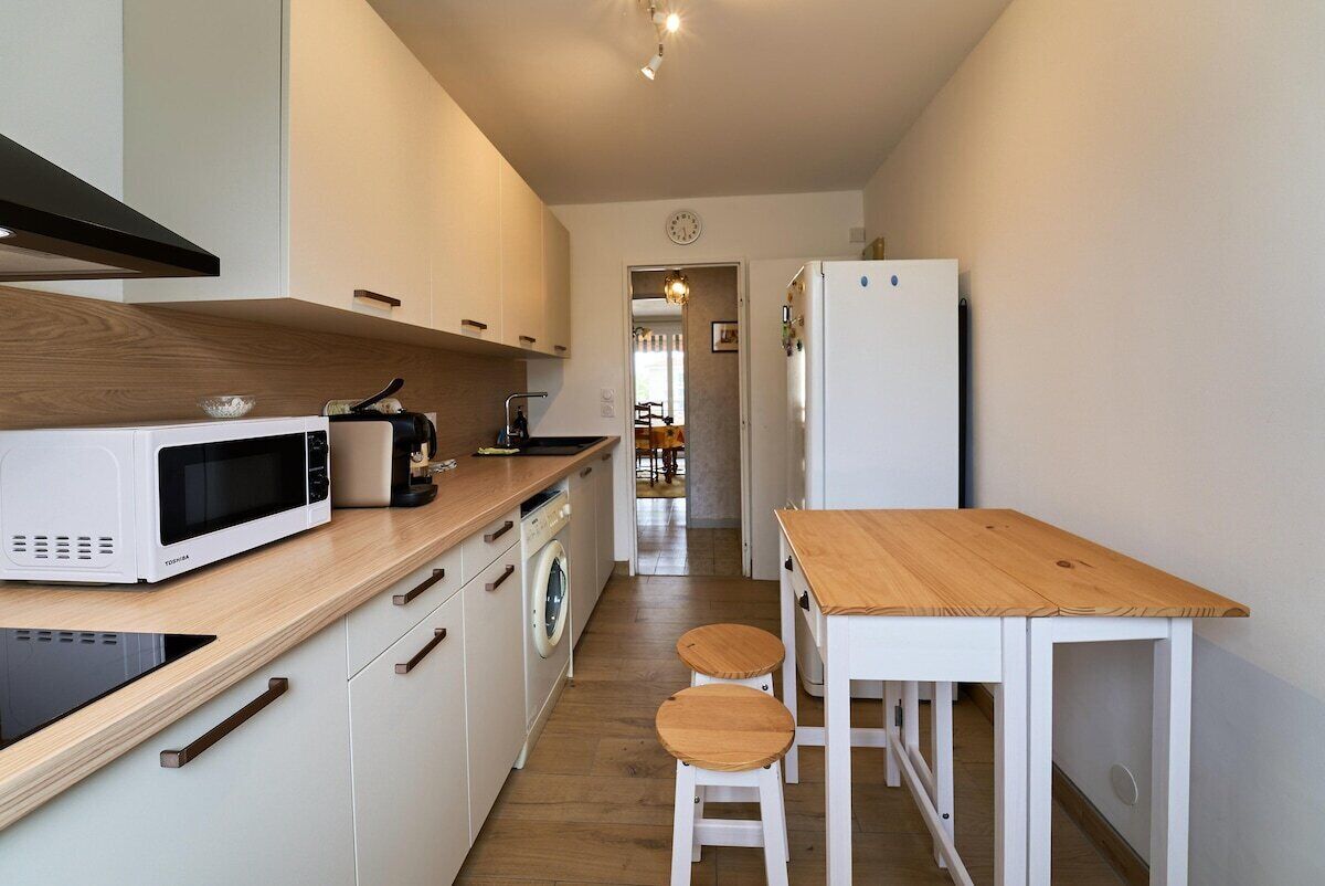 Kühlschrank, Mikrowelle, Ofen, Geschirrspüler