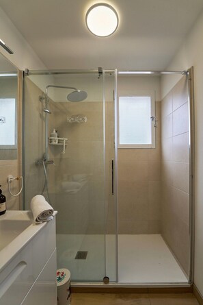 Hair dryer - L'Eau vive - Spacious apartment in Toulon (Toulon)