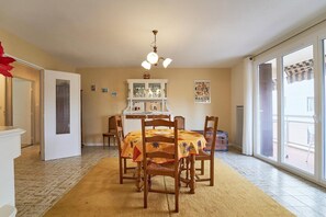 Dining - Vrbo Property (Toulon)
