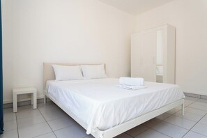 1 bedroom, WiFi, bed sheets - Stopover in Toulon • Cosy, quiet & conveniently located (Toulon)