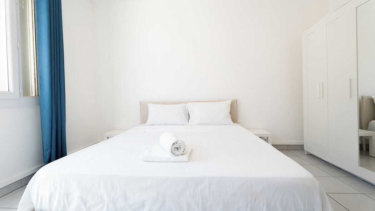 1 bedroom, WiFi, bed sheets