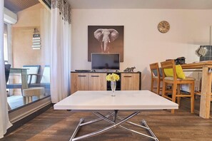 Interior - Évasion aux Cystes - Swimming pool & terrace (Sanary-sur-Mer)