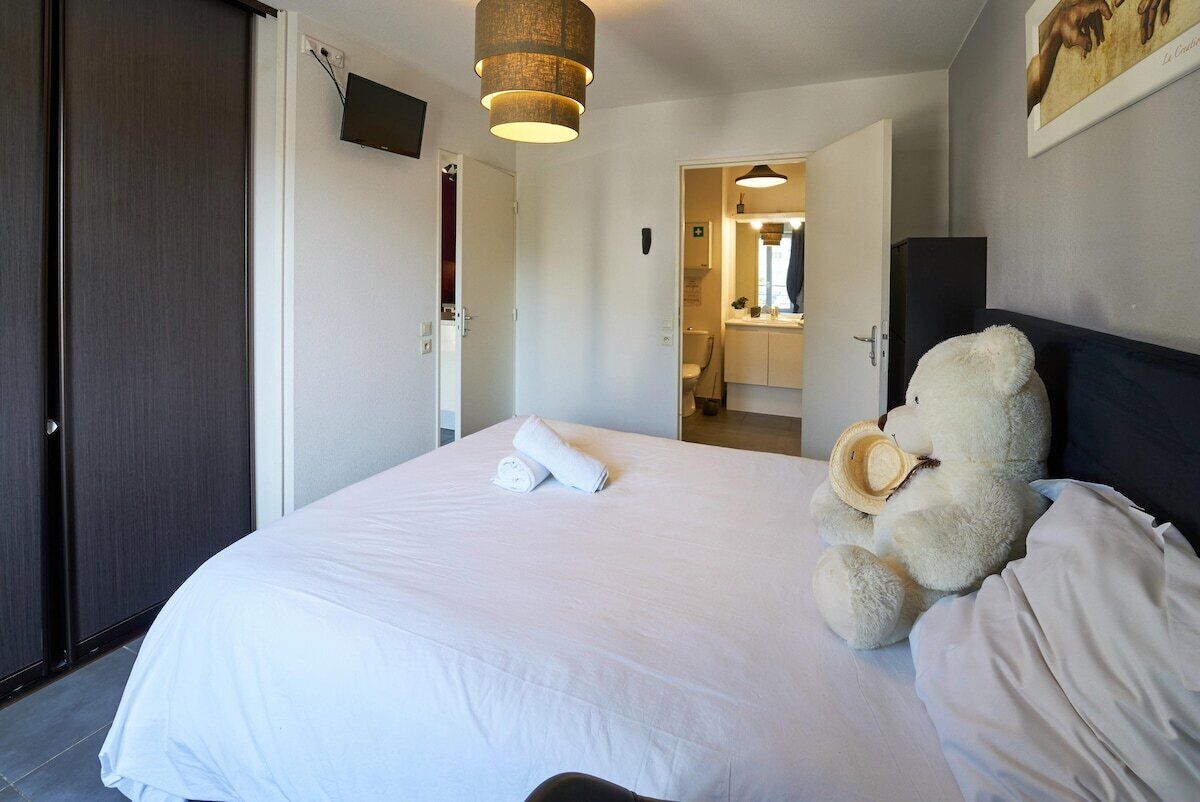 1 bedroom, iron/ironing board, travel cot, WiFi