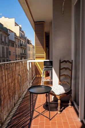 Property grounds - Getaway between town and sea, sunny terrace (Toulon)
