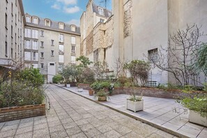 Apartment | Property grounds - Suite With Terrace & AC Paris Heart of the Marais (Paris)