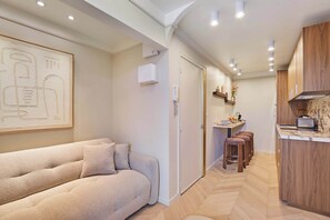Apartment | Living area - Suite With Terrace & AC Paris Heart of the Marais (Paris)