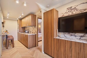 Apartment | Interior - Suite With Terrace & AC Paris Heart of the Marais (Paris)