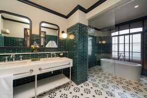 Deluxe tweepersoonskamer | Badkamer