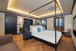 Premium bedding, free WiFi, bed sheets - Merchant's Gate Songwat (Bangkok)