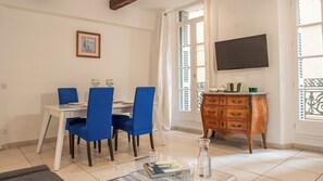 Dining - Rue des Arts - Stylish getaway & animals ok (Toulon)