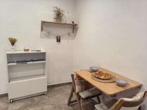 Dining - City Break Toulon - Studio near port & train station (Toulon)
