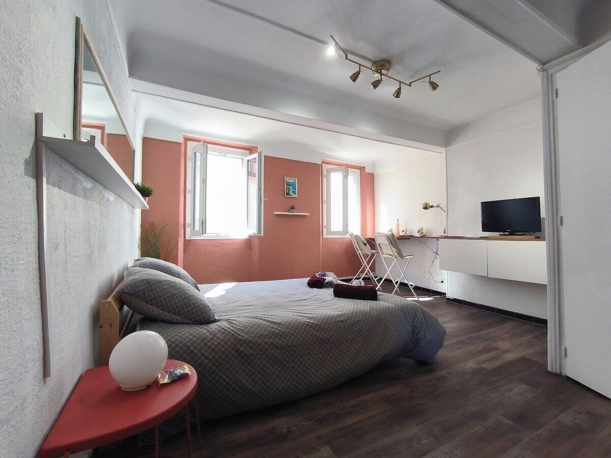 1 bedroom, WiFi, bed sheets
