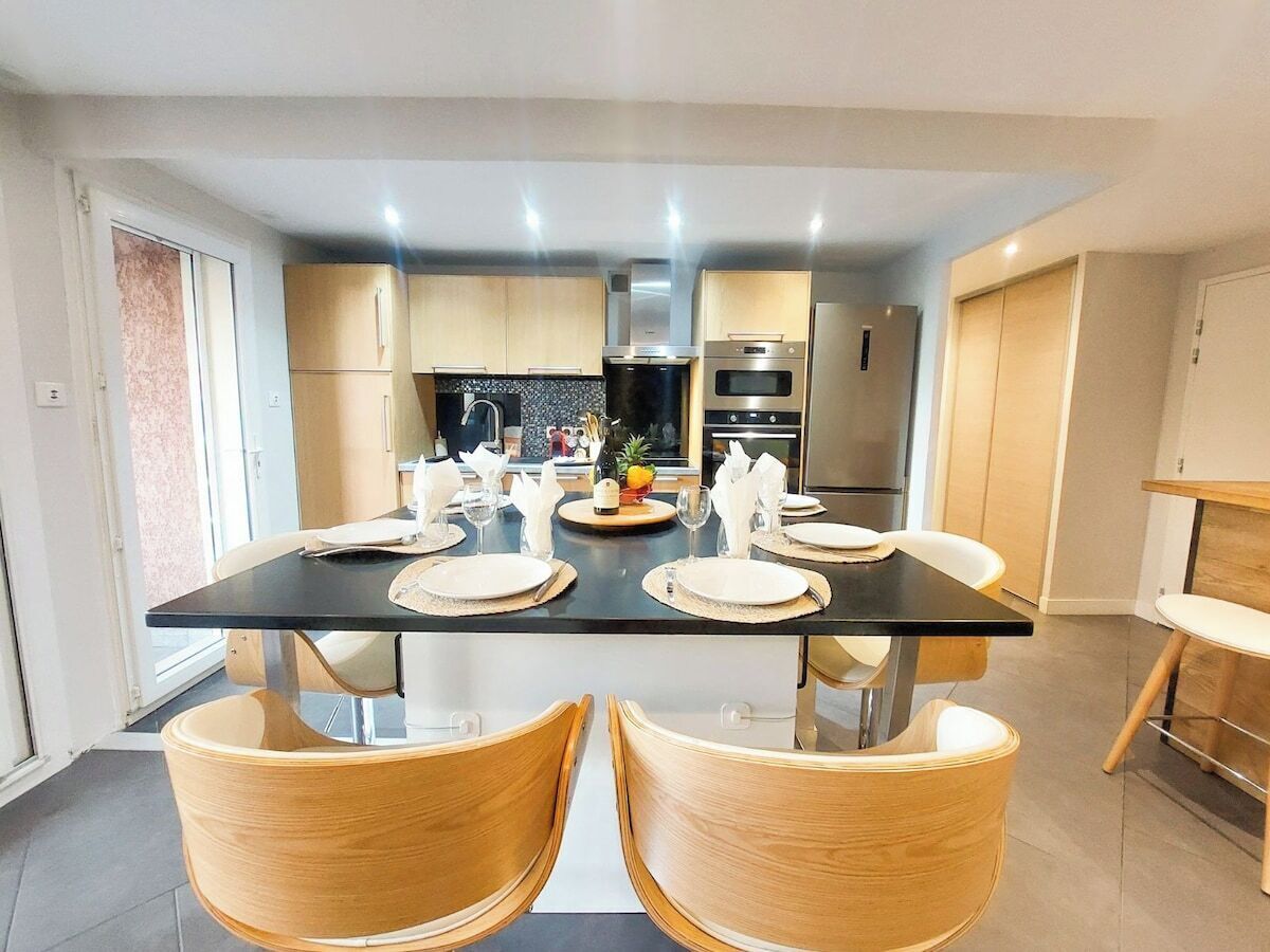 Kühlschrank, Mikrowelle, Ofen, Geschirrspüler